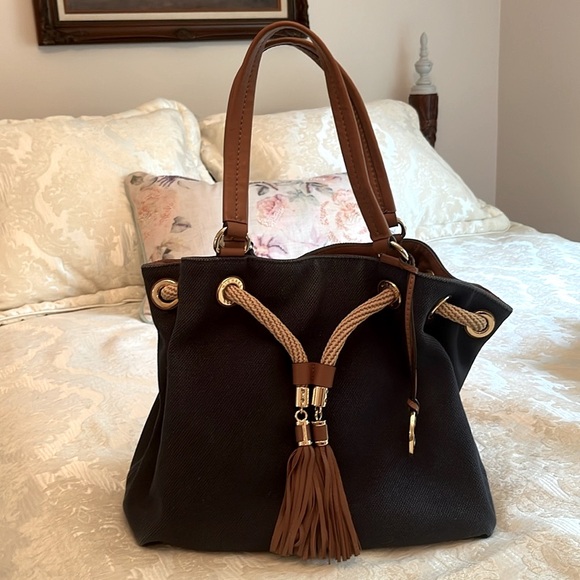 Michael Kors Navy/Brown Canvas Marina Drawstring EUC Ask questions - Picture 5 of 14
